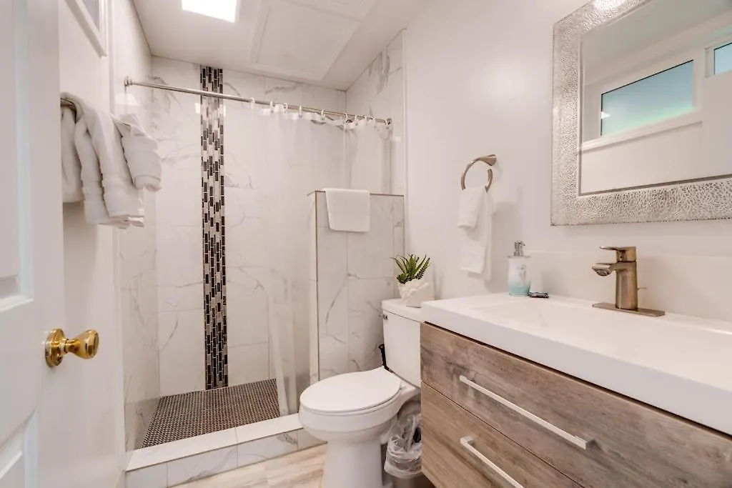 Apartment Unit 16 Maui Ohana Modern Studio Wailuku
